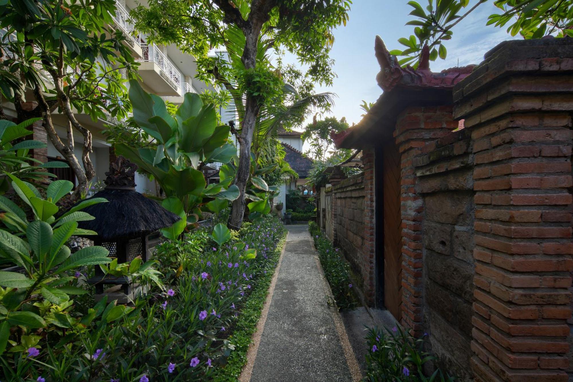 Legian Village Beach Resort - Chse Certified Kültér fotó